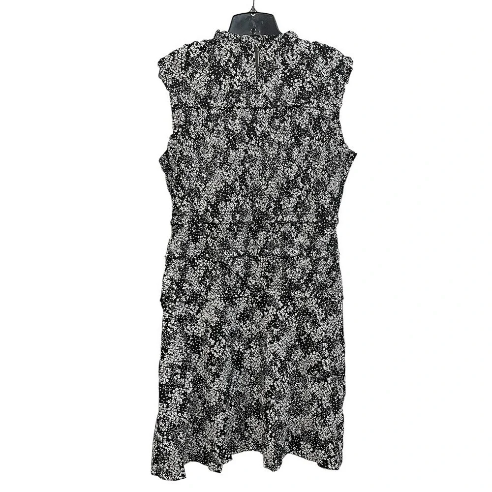 Madewell Smocked Crewneck Mini Dress in Floral Black White Size 14 NWT NU575 - Picture 4 of 10